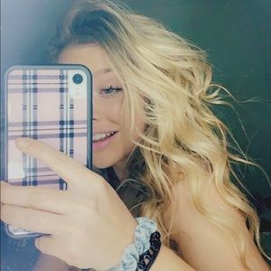 Meet your Posher, Makenzie